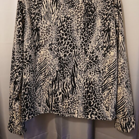 Nwt Leopard Safari Scoop neck T-shirt Top womens L Beige Black Lilac Long sleeve - Picture 7 of 9